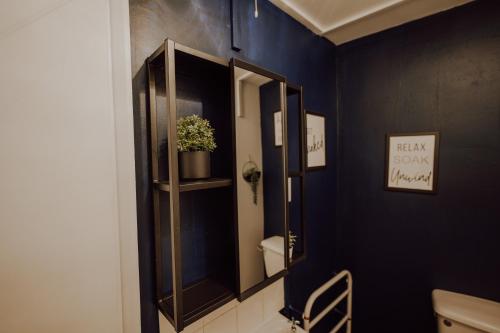 浴室, Bright,City Apartment-Sleeps 4-Sofa Bed- Free Parking in 達勒斯