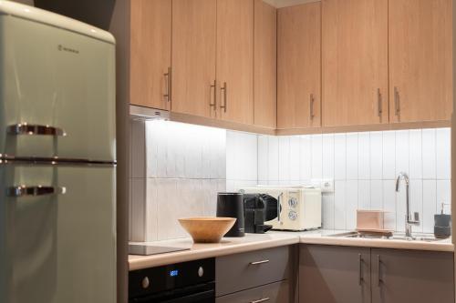 Prime location 1BR Hill Aprtm - image 4