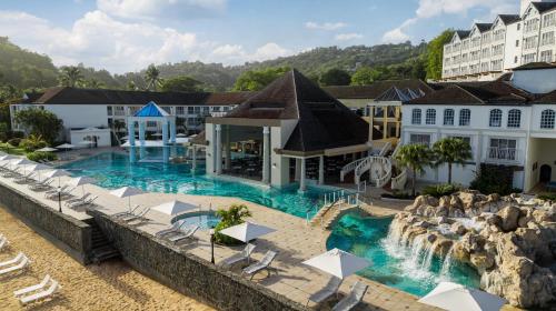 泳池, Sandals Regency La Toc All Inclusive Resort and Spa - Couples Only in 卡斯翠
