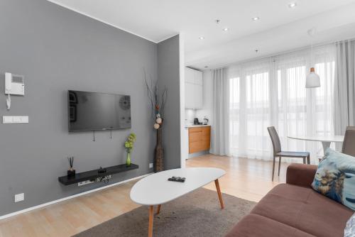 Studio Apartment with Balcony image 10