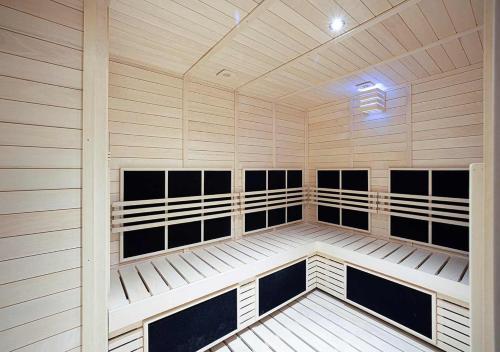 Chic Studio Retreat with Top Amenities - image 14