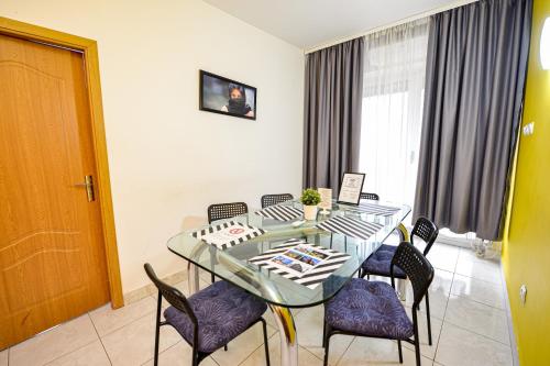 City Center Suites - image 3