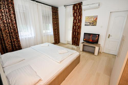 City Center Suites - image 6