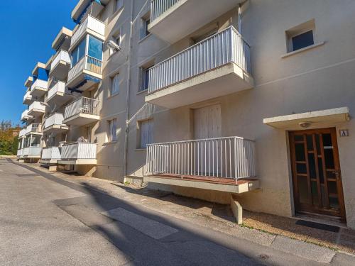 Apartment Les Amandiers by Interhome in ลา แซย์น-ซูร์-แมร์