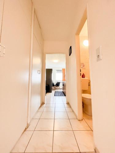 Home4Now BM01 Monteursunterkunft in Bergheim I 3 Schlafzimmer fur 6 Personen I Kuche I SmartTV I WiF in Bergheim