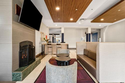 Utvendig, Holiday Inn Express Hotel & Suites-Edmonton South By IHG in Edmonton (AB)