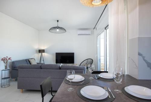 Villa Pervana- Private pool - Close to the Beach in Armeni