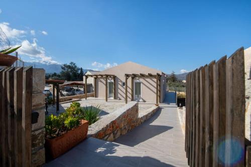 Villa Pervana- Private pool - Close to the Beach in Armeni