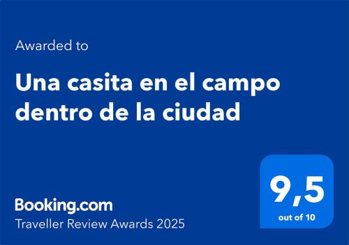 Una casita en el campo dentro de la ciudad