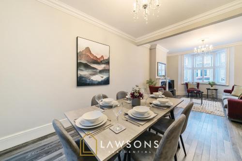 Large 4BR Home, 2 Baths, Central Windsor, Windsor (foto 8)