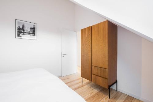 Top Floor New Duplex Stunning View In Trendy St Gilles - image 12