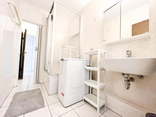 Zuhanyzó, Home4Now BM01 Monteursunterkunft in Bergheim I 3 Schlafzimmer fur 6 Personen I Kuche I SmartTV I WiF in Bergheim