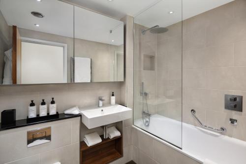 room detail thumbnail 2