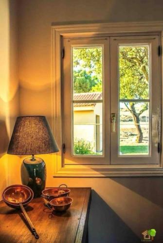 Una casita en el campo dentro de la ciudad