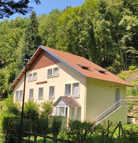 Hotelli välisilme, Au fil de la Bontat Vézère (Au fil de la Bontat Vezere) in Voutezac