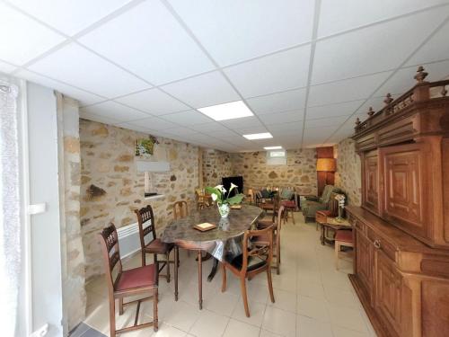 Jagatud salong / TV-ala, Au fil de la Bontat Vézère (Au fil de la Bontat Vezere) in Voutezac