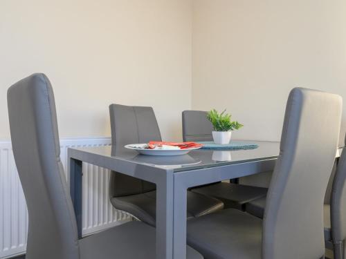 Facilities, Lower Wortley 3 - Couples Haven with a Shared Kitchen - Pass the Keys in Far Royds