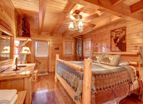 Pool table, hot tub, and adorable 1BR log cabin for a perfect stay!, Sevierville (fotografie 3)