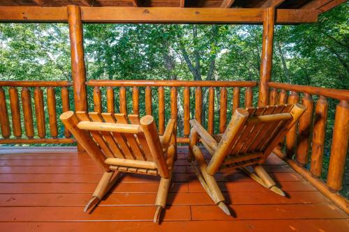 Pool table, hot tub, and adorable 1BR log cabin for a perfect stay!, Sevierville (fotografie 5)
