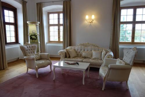 Luxurious Castle Retreat in Austria Little Versailles with Nearby Spas