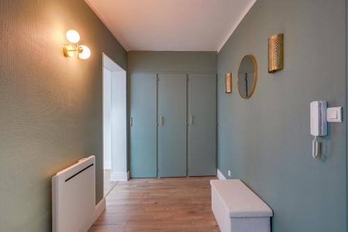 One-Bedroom Apartment image 2