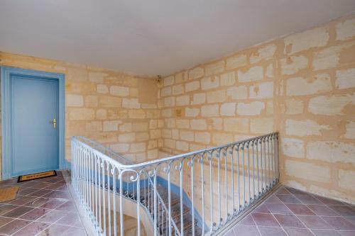 One-Bedroom Apartment image 1