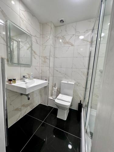 Acacia Hotel - image 5