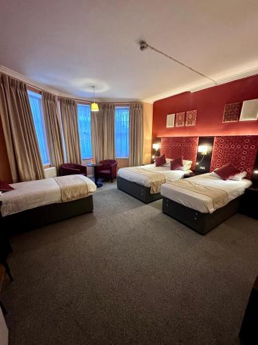 Acacia Hotel - image 6