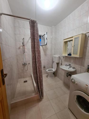 One-Bedroom Apartment image 5