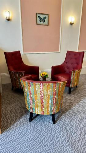 Acacia Hotel - image 14