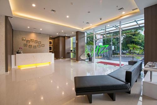 Vestíbulo, Whiz Prime Hotel Hasanuddin Makassar in Macasar