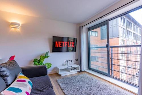 2br-sleeps6-wifi-smarttv-o2academy-ws87