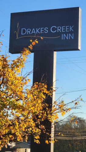 Relax Inn - image 12