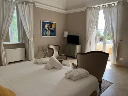 Double or twin room, superior, city view