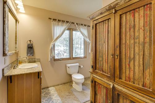 Resort Cabin Ski-In and Out and Mtn Bike Trail Access! - image 4