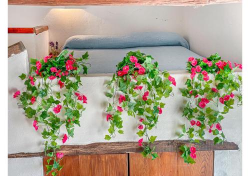 Romantic Tuscan Barn with Pool Views Private Terrace Sleeps 2 to 6, Lamole Greve in Chianti - Tap to explore photos
