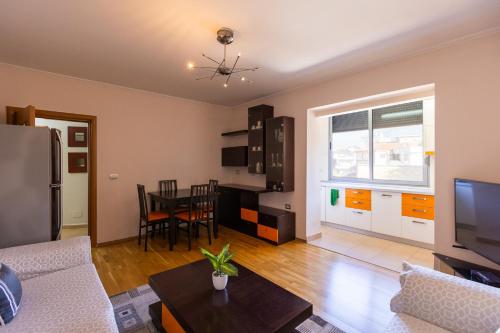 Apartment in the Center of Tirana, Тирана (фото 2)