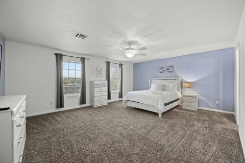 Grand Family Escape 4BDR- 1 minute from Water Park! in Temple, USA