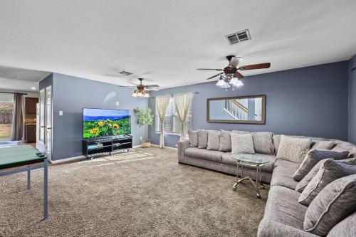 Grand Family Escape 4BDR- 1 minute from Water Park! in Temple, USA