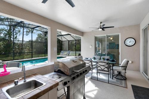 Gorgeous Davenport 5 Bed Villa with Pool Hot Tub, Davenport (foto 4)