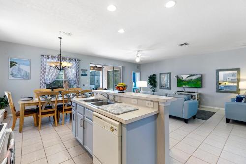 Gorgeous Davenport 5 Bed Villa with Pool Hot Tub, Davenport (foto 10)