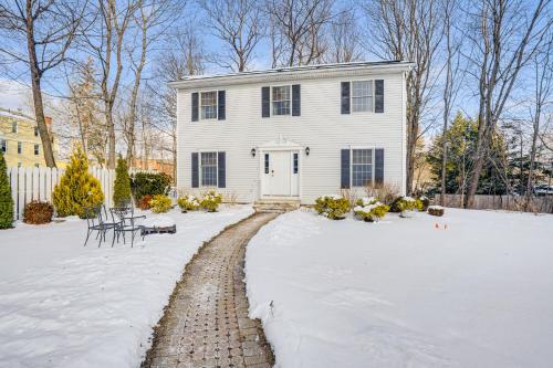 Walk to Dining Downtown Lenox Guest House! in 萊諾克斯市中心