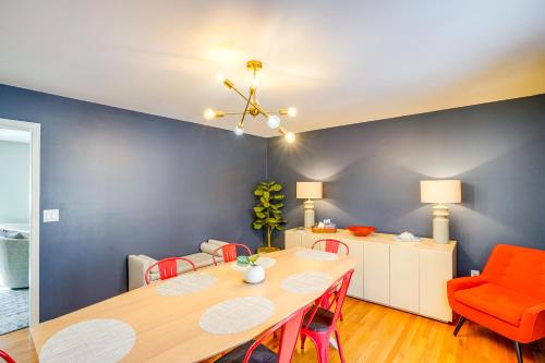 Walk to Dining Downtown Lenox Guest House! in 萊諾克斯市中心