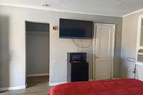 Crown Inn by OYO Orangeburg Hwy 301 - image 13