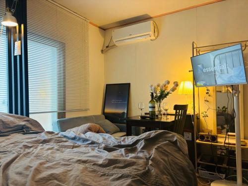 Cozy house with terrace Near the courthouse shift Netflix available for free Board games