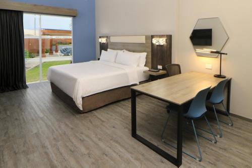 642684243 Holiday Inn Express Manzanillo by IHG