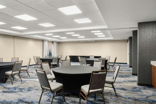 Fairfield Inn and Suites by Marriott Birmingham Fultondale / I-65 - image 9