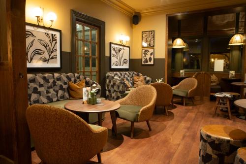 The Wheatley Arms - image 3