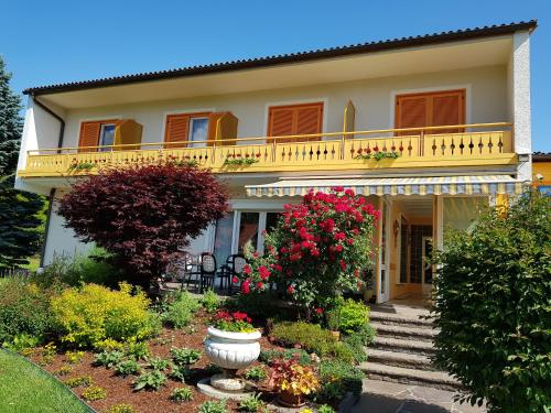 Haus Golker Ferienwohnungen & Frühstückspension