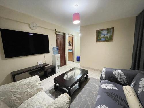 Affordable stopover, refresh & energize, gym available in อึมโลลองโก